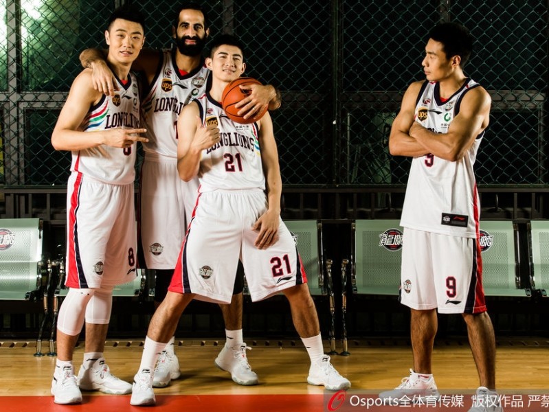 狮跃羊城：广州龙狮队的破茧之路与2017-2018赛季的峥嵘写真