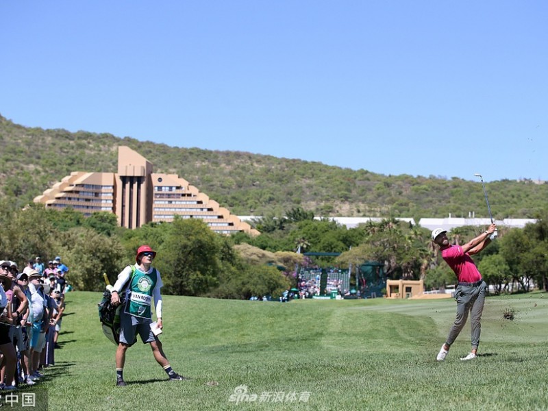 南非新星伦巴逆势崛起夺领先 乌修仁紧追李昊桐待发力