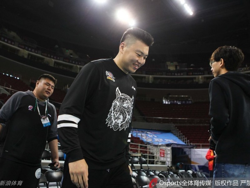 恩怨与征途：新疆男篮五棵松踩场，李根重返故地西热力江抢眼