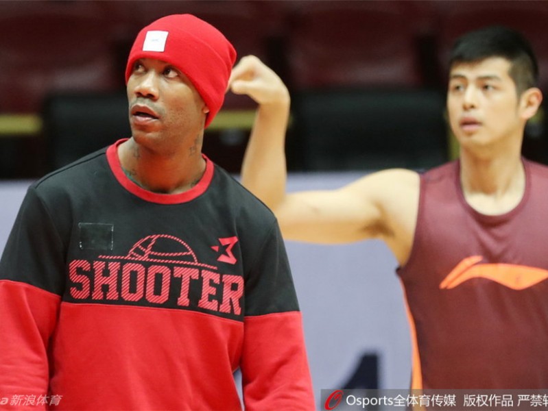 京狮蓄力待发，老马最后一舞闪耀红色光芒