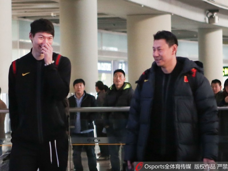 凯旋归来话征程：李楠王哲林谈笑风生背后的男篮红队新气象