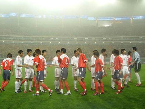 国足1-0破韩终结408分钟进球荒 于大宝头槌破门曾诚神扑保胜