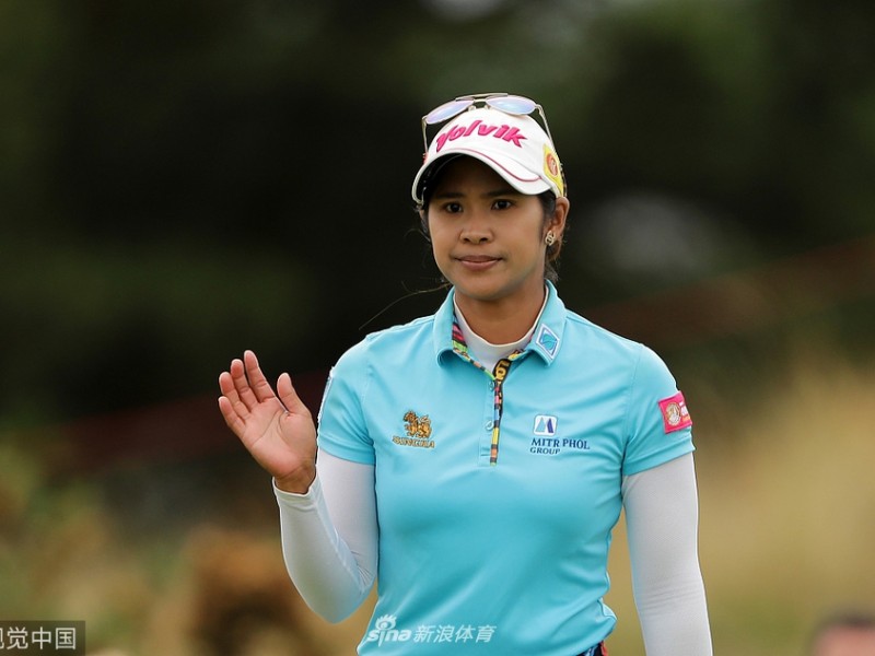 伯娜隆的梦幻之旅从中国女子中巡走向英国女子公开赛领先榜