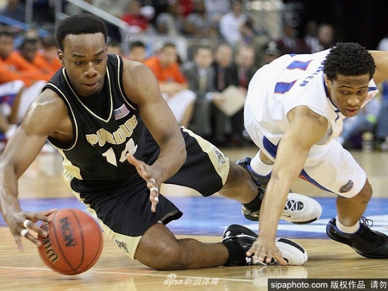 休城“神鸟”永不降落，卡尔·兰德里NBA生涯的热血与荣光
