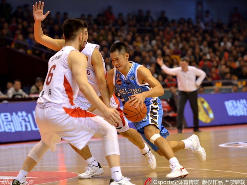 京鲁大战经典瞬间回顾 张三疯狂飙老马神步伐