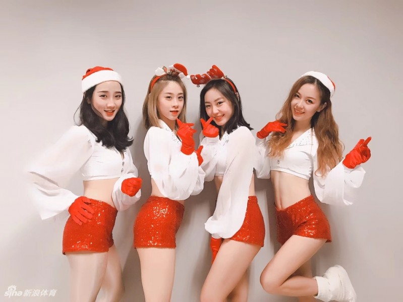 深圳男篮炫舞团甜心宝贝 圣诞夜热力绽放