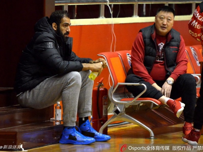 核心哈达迪场边督战，四川金强盼主场止跌