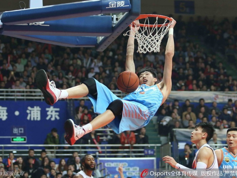 周琦惊天暴扣引领新疆狂潮 刘炜重回上海滩上演温情一幕