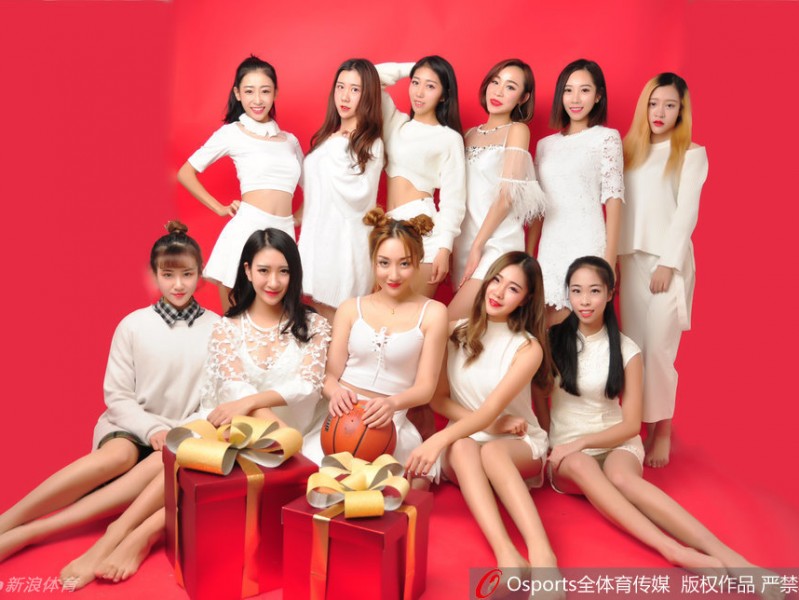 齐鲁篮球宝贝新春绽放 白衣胜雪舞动火热青春