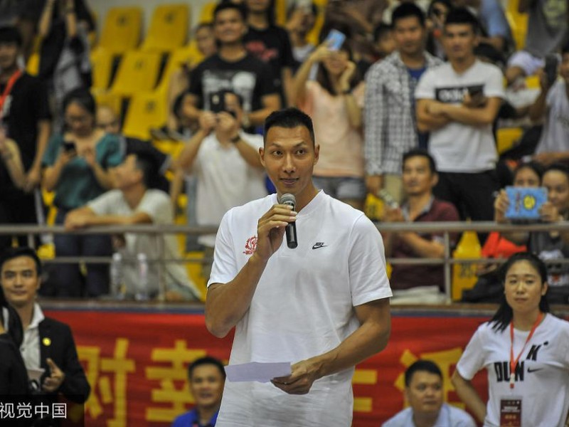 易建联空降海口，点燃三人篮球盛夏之夜