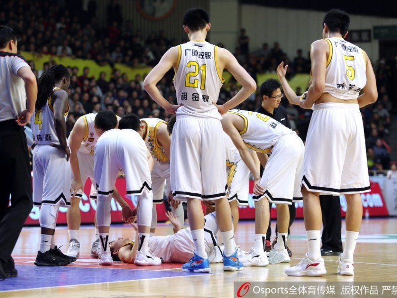 激战夜殇：孙铭徽痛苦倒地，广厦复仇战突生波澜