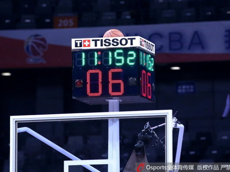计时器上的孤独篮球与丁彦雨航的巧妙插曲