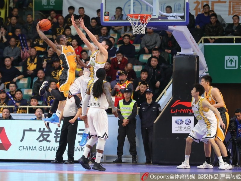 胡金秋狂揽三十七分创生涯新高 广厦主场大胜山西豪取三连胜