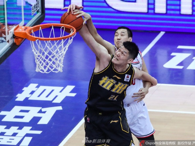 浙江广厦力擒广州龙狮，团队篮球助朱俊龙闪耀全场