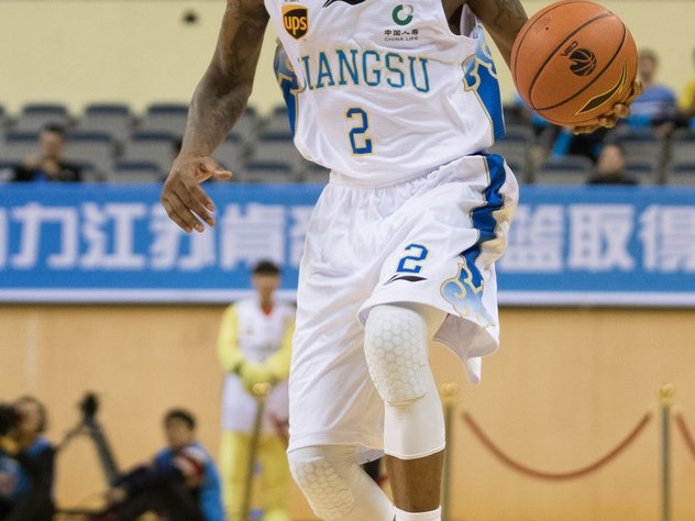 苏州体育馆的火焰与灰烬：江苏肯帝亚三连胜背后的热血江湖