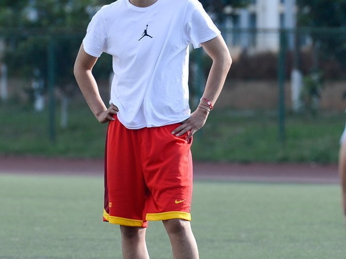 回眸里约征程：宫家军挥汗海埂，男篮传承铸精兵