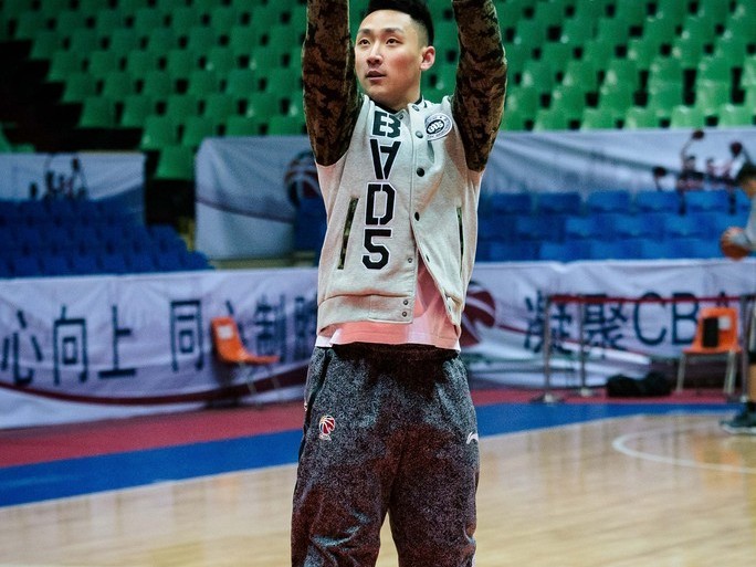 蜀地冬训，吉林东北虎赛前全力磨剑