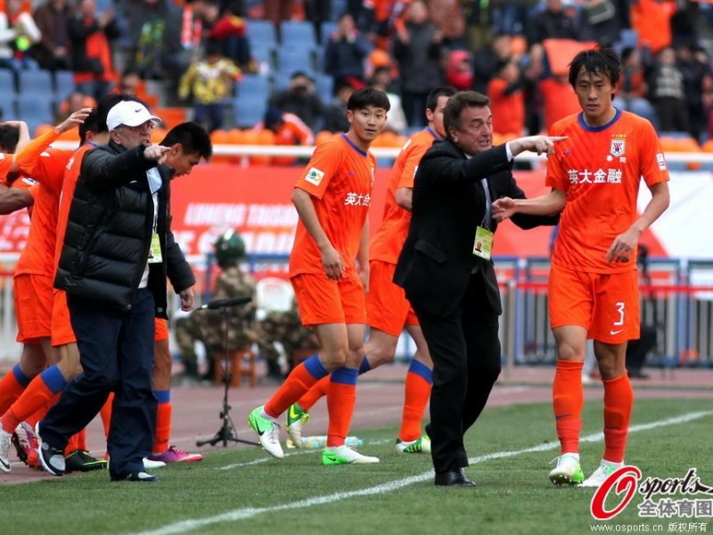 泰山2-1津门虎主场收官，瓦科泽卡建功