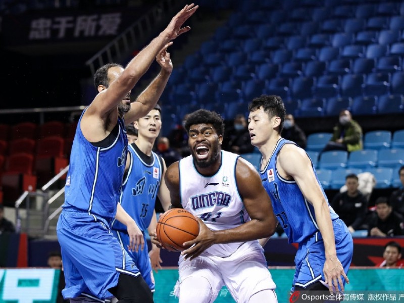 川军怒吼擒青岛 长春冬夜点燃篮球热火