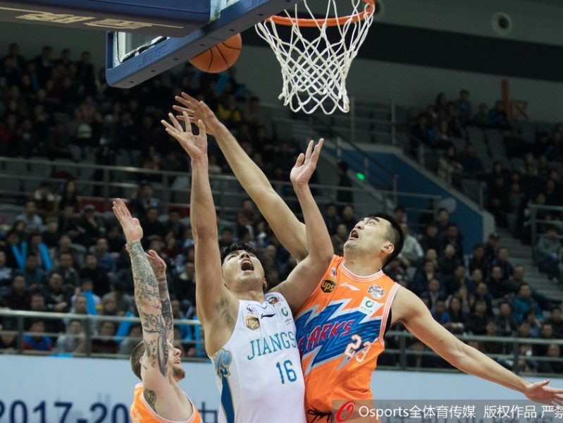 江苏铁骑踏破上海滩，大鲨鱼吞下苦涩四连败