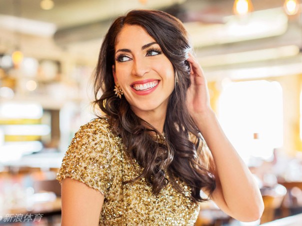 碧草间的优雅传奇：才貌双全的高尔夫使者贝利·莫热