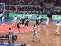 邓特蒙狂飙四十火力全开 韩德君梦幻舞步戏耍劲敌