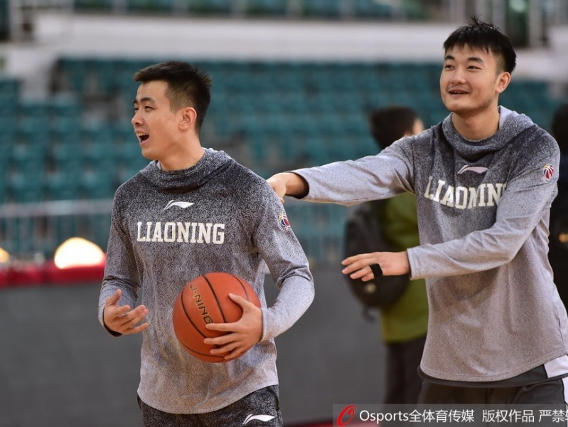 辽篮双星闪耀回归 赛前备战热情高涨