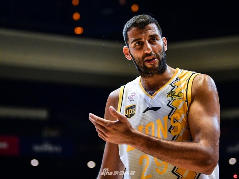 澳门篮球邀请赛遗憾落幕，浙江广厦激战不敌千叶喷射机