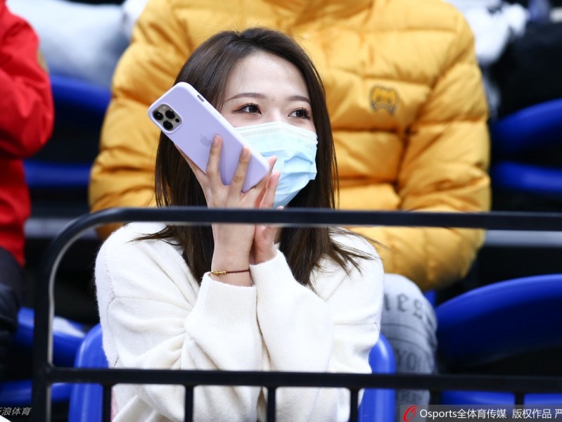 寒冬里的火热风景：记CBA第二十四轮赛场内外那些动人的笑容