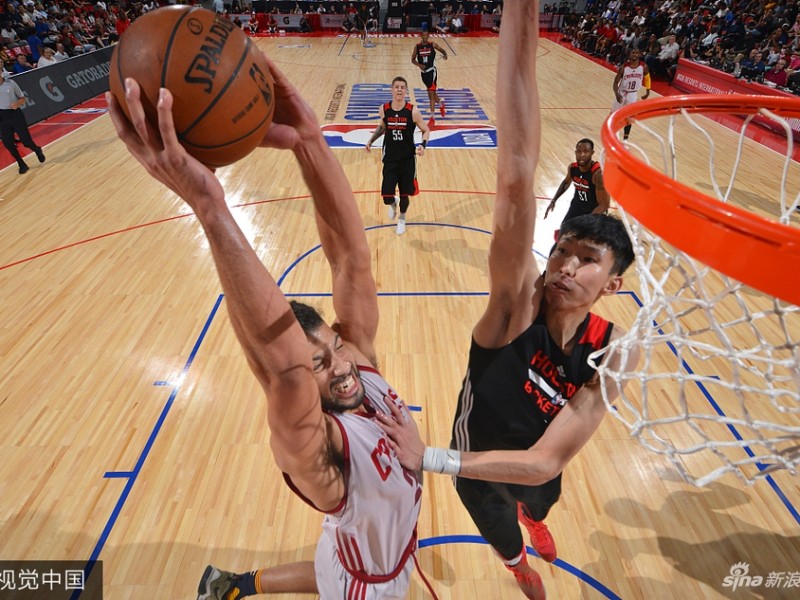 周琦夏季联赛绽放防守光芒，哈登保罗场边督战引期待