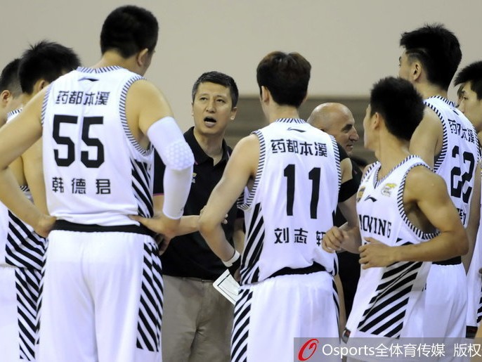 辽篮热身赛激战塞尔维亚 韩德君李晓旭双塔闪耀赛场