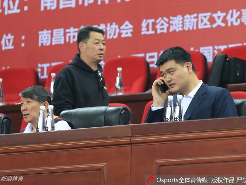 全运赛场展军威：邹雨宸率解放军队狂胜吉林，姚明现身引瞩目