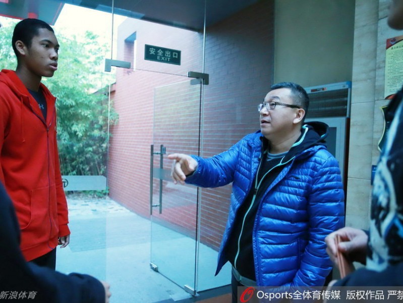 皇城根下的篮球少年：混血中锋丘天首度入选U18国青