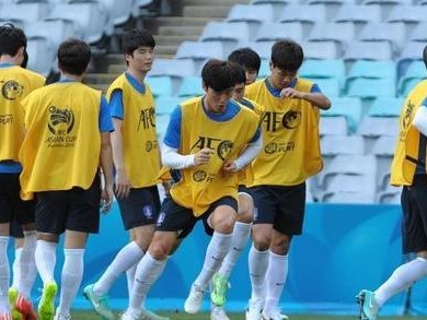 韩国2-0客胜十人伊拉克提前锁定世界杯