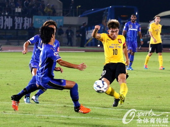 亚冠半决赛次回合：广州恒大客场平大阪钢巴总分2-1晋级决赛