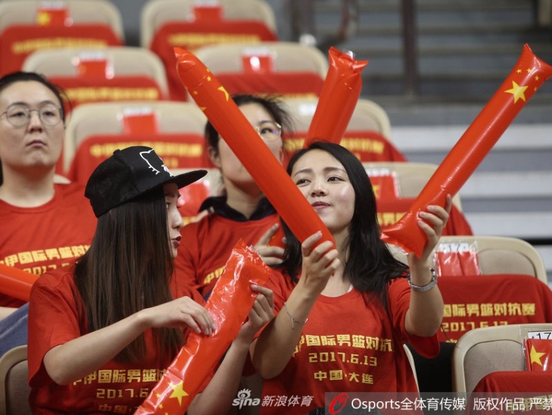 大连山呼海啸助威声，见证男篮红队青春首秀