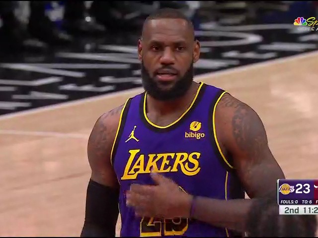 哈登单节20分拯救快船！122-117客胜公牛止颓