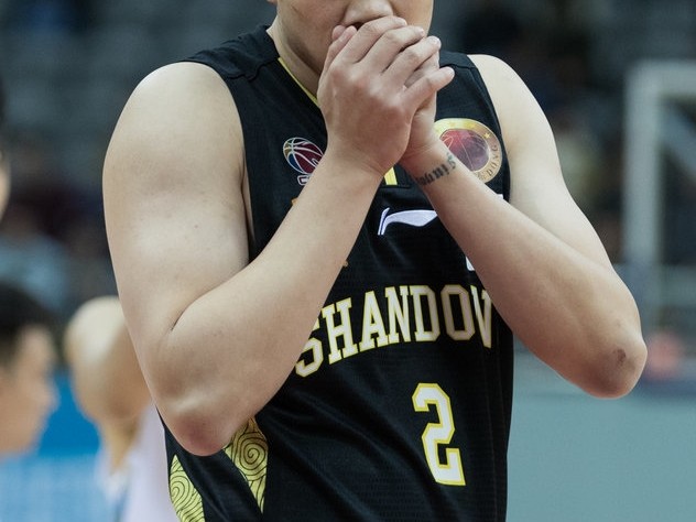 CBA榜首大战丁彦雨航狂砍26分，山东高速客场掀翻江苏肯帝亚