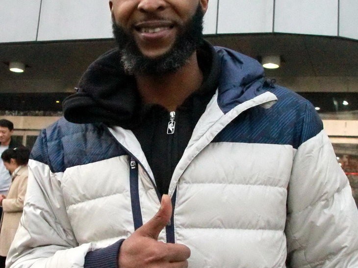 詹皇前队友普莱斯驾到，山东高速迎来新舵手