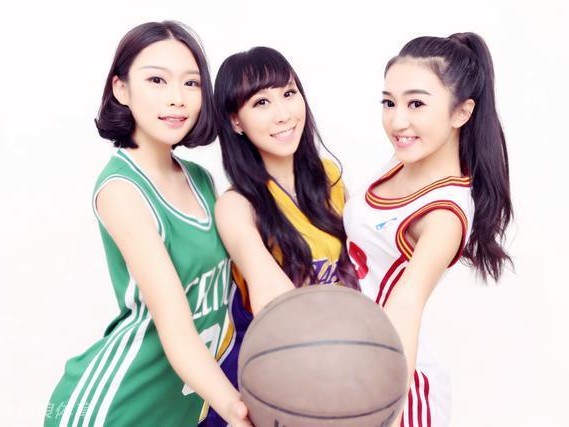 吉林东北虎拉拉队姐妹花主场蓄力，绽放魅力风采