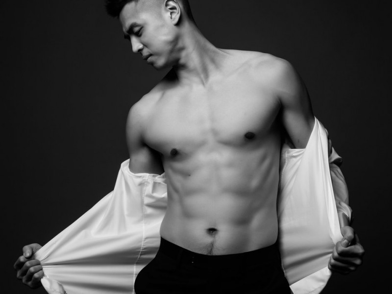 京城篮球俊杰方硕：光影之间雕琢完美体魄