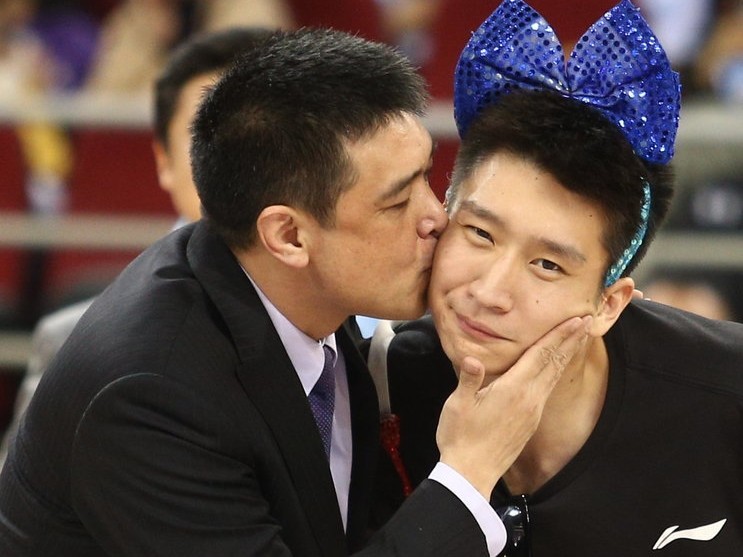 情人節不只是男女專屬，男男「虐狗」同樣甜到膩歪