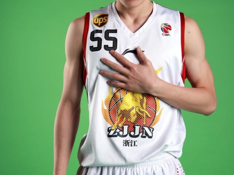 廿八芳华再回首：吴前，从苍南青涩少年到CBA传奇队长的光影之路