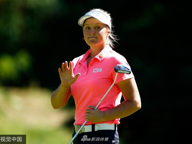 波特兰赛场竞逐激烈 路易斯领先群芳献爱心