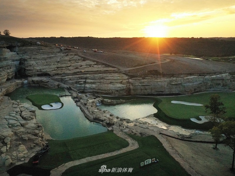 泰格伍兹匠心之作佩恩山谷高尔夫球场隆重揭幕