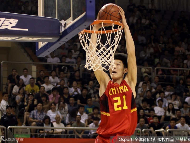 热血赛场上的坚实脚步