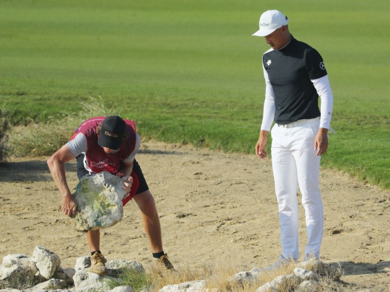 李昊桐卡塔尔赛逆境奋战记：沙坑与风浪中的坚守