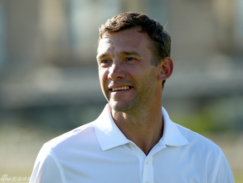 绿茵场外的优雅弧线：体育明星的高尔夫跨界之旅