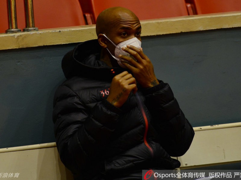 京城雾霾中的备战：马布里口罩遮面，首钢诸将蓄力新赛季