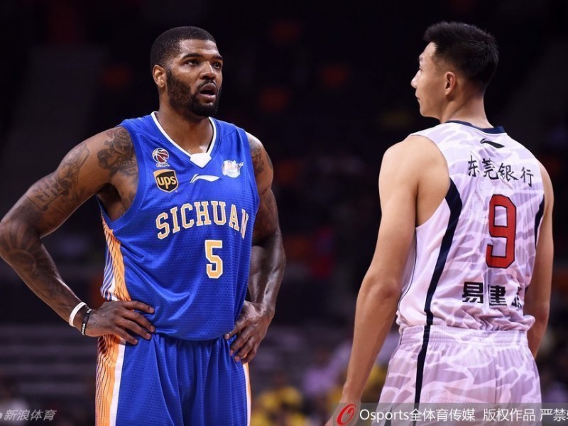 粤川大战经典回顾：易建联与约什上演得分对飙，布泽尔内线硬撼哈达迪